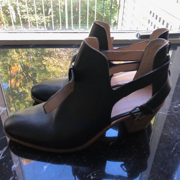 GH Bass Sylvia Bootie - Picture 1 of 3